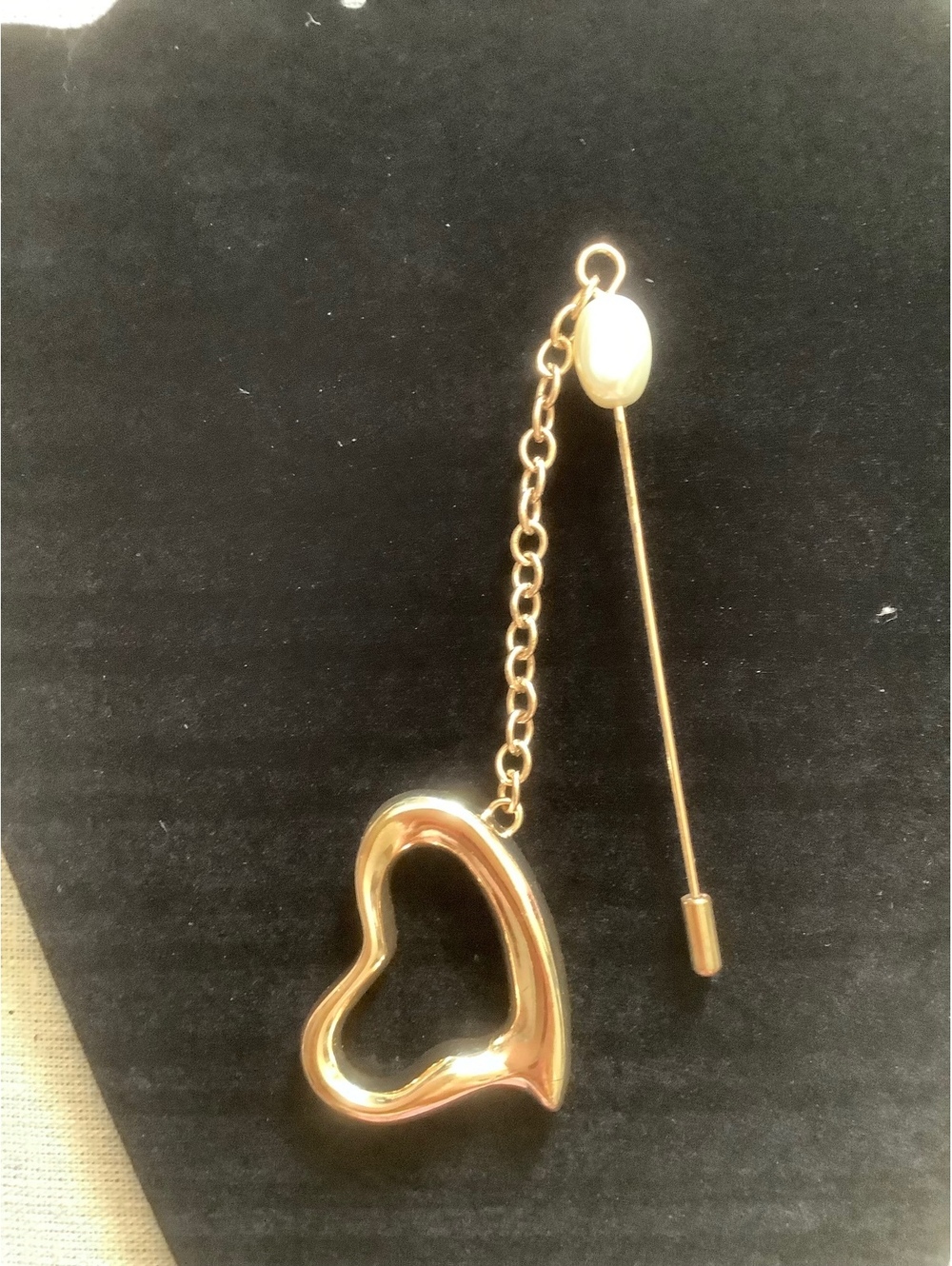 Vintage Gold Tone Open Heart Stick Pin Faux Pearl Chain Dangle stick pin brooch